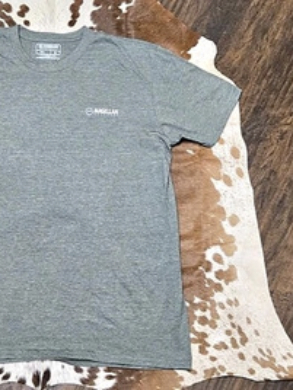 Magellan Gray Graphic Short Sleeve Tee Like New
